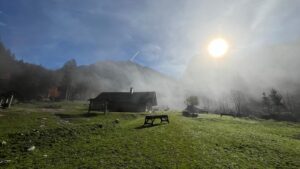 Sonne durchbricht den Nebel